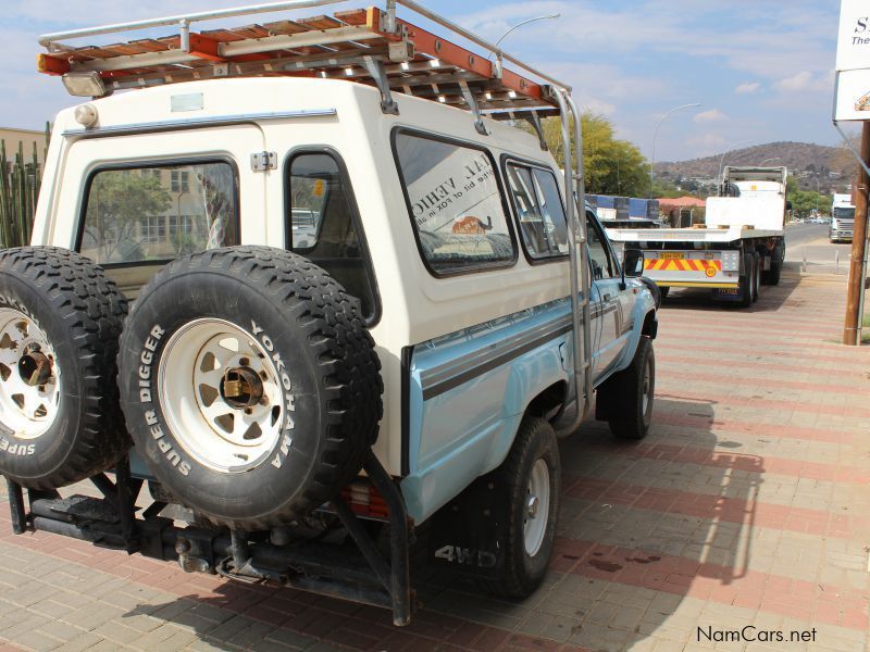 Toyota HILUX 2.2  RAIDER  4X4 4 Y in Namibia