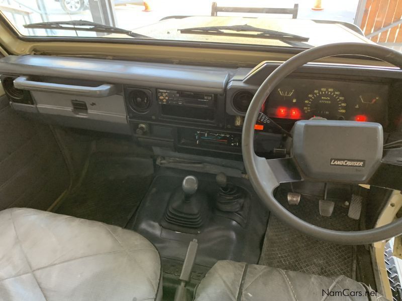Toyota LAND CRUISER 4.5 S/CAB 4X4 in Namibia