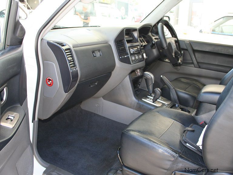 Mitsubishi Pajero 3.8 4x4 a/t 3 door in Namibia