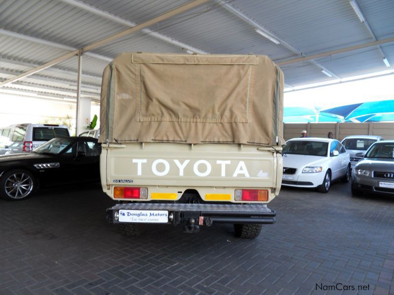 Toyota Land Cruiser 4.5 EFi S/C 4x4 in Namibia