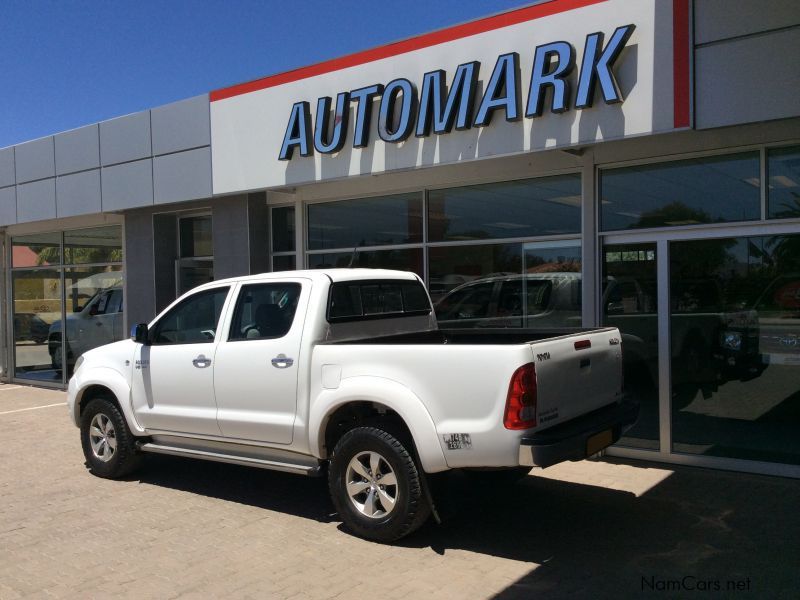 Toyota Hilux 4.0v6 A/T 4X4 in Namibia