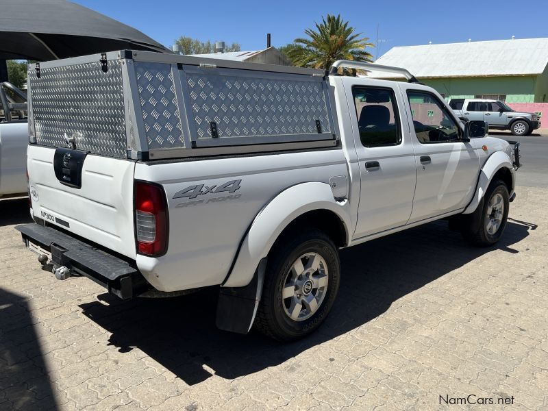 Nissan NP300 2.5 DIESEL 4X4 in Namibia