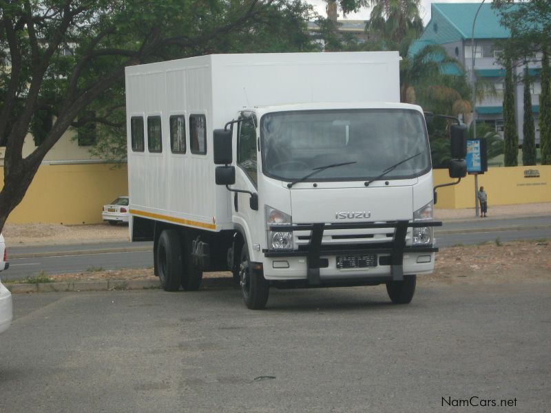 Isuzu NQR500 People Carrier in Namibia