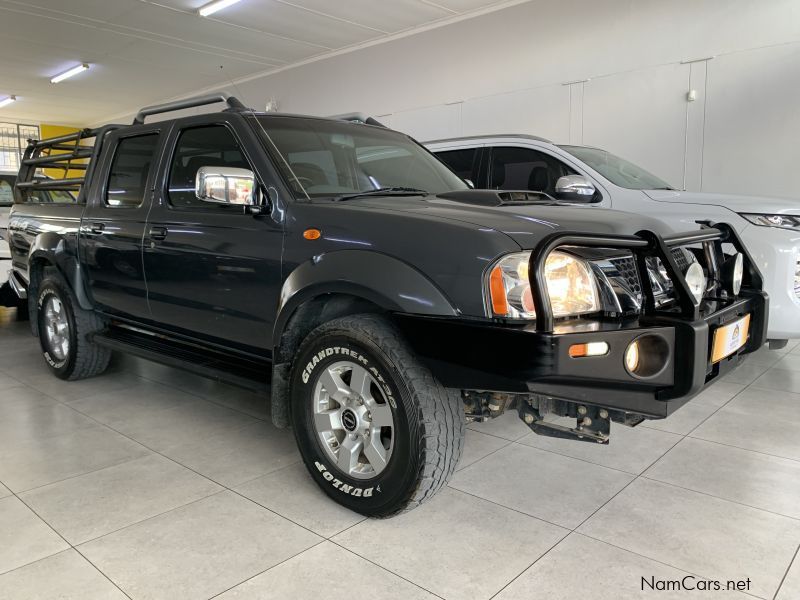 Nissan NP300 D/CAB 2.5 4X4 DIESEL in Namibia