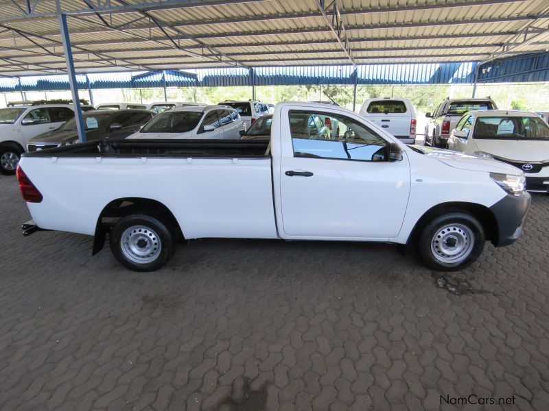 Toyota HILUX 2000 VVTI A/C0N in Namibia