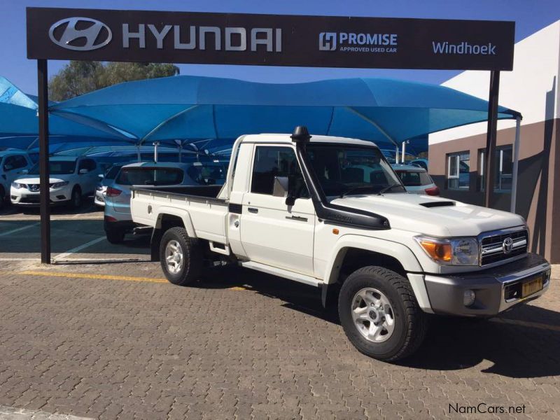 Used Toyota Land Cruiser Single Cab Pick Up V8 4x4 | 2017 ...