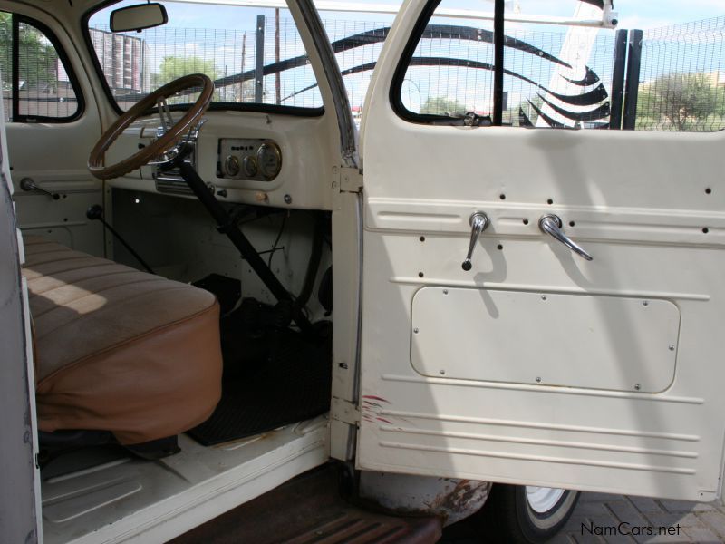 Ford F1 3.9 L V8 Flathead in Namibia