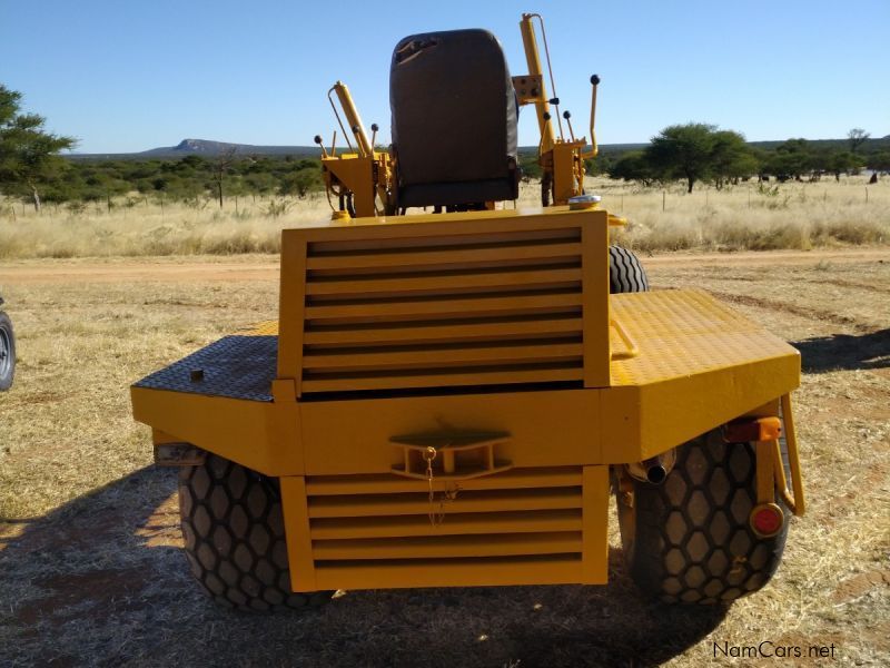 MBU MBU G 4 GRADER in Namibia