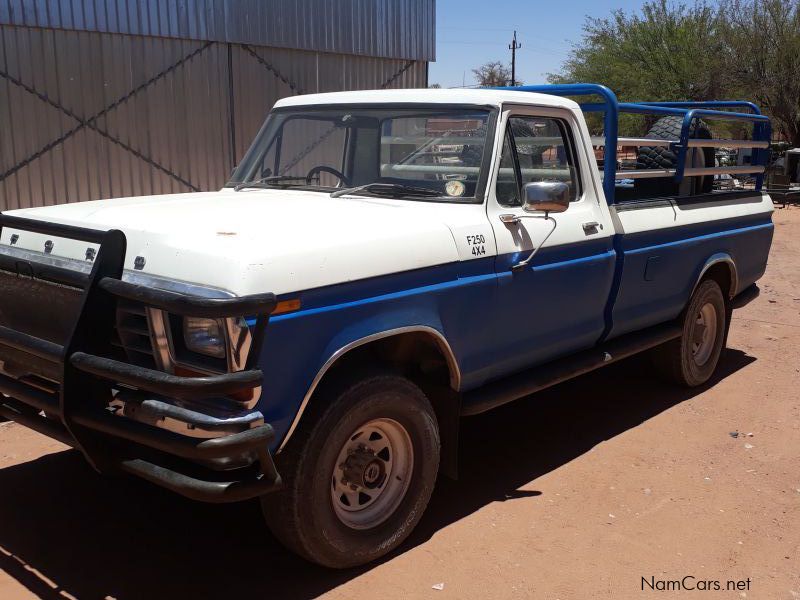 Ford F250 4x4 in Namibia