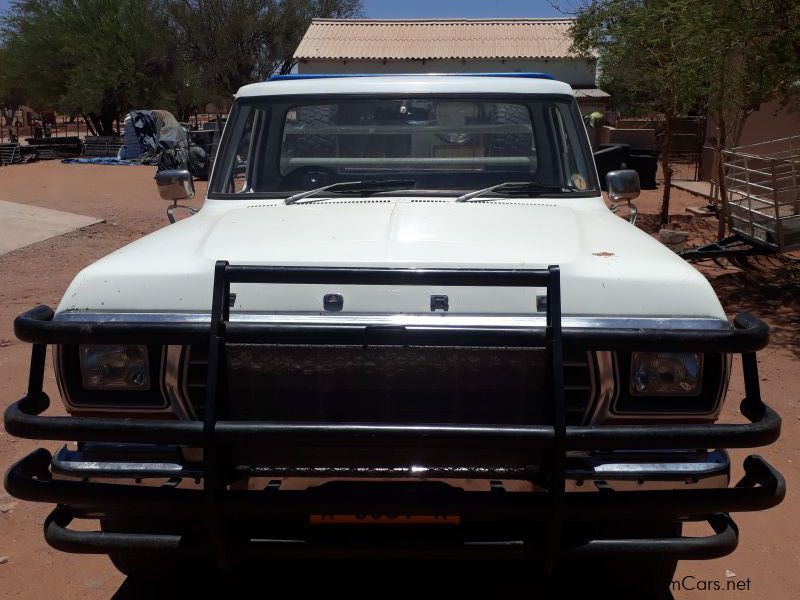 Ford F250 4x4 in Namibia