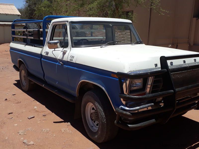 Ford F250 4x4 in Namibia