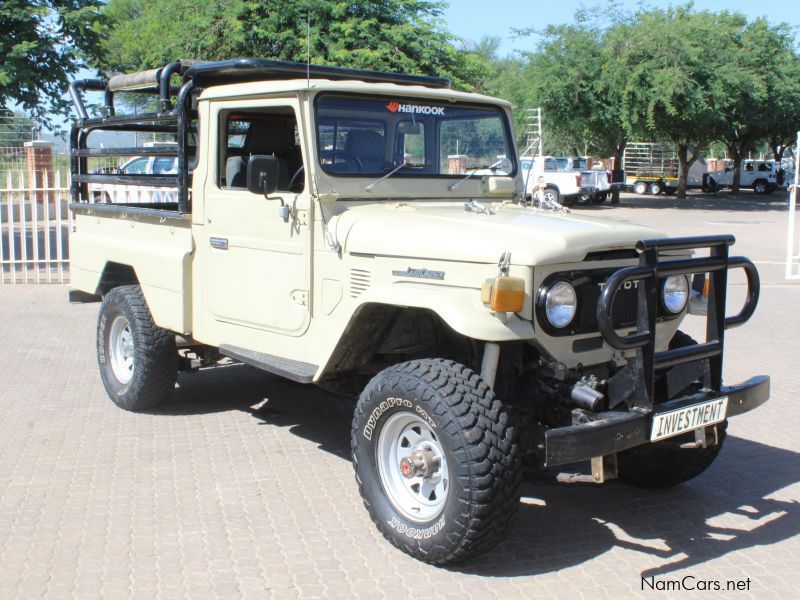 Toyota Land Cruiser FJ45 in Namibia