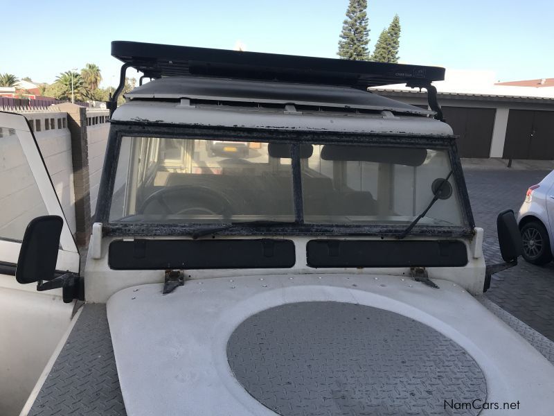 Land Rover Defender in Namibia