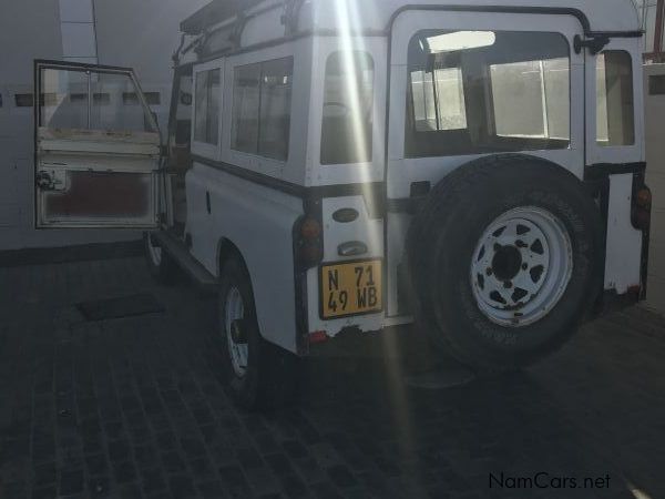 Land Rover Defender in Namibia