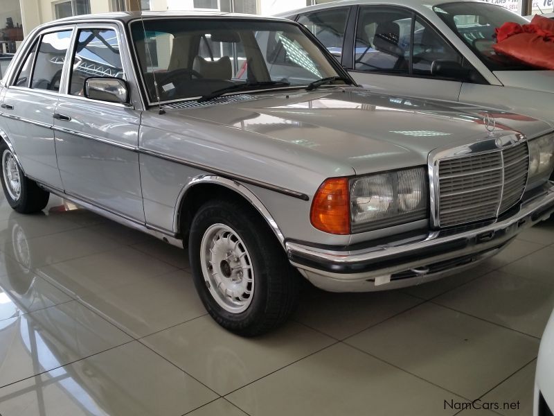 Mercedes-Benz 280E A/T in Namibia