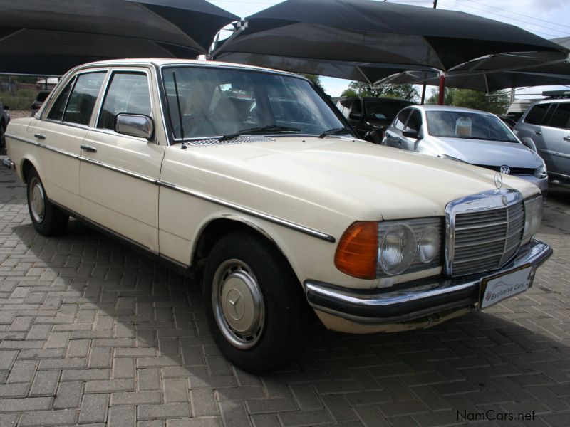 Mercedes-Benz 240 D in Namibia