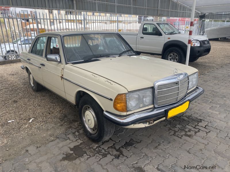 Mercedes-Benz 200 in Namibia