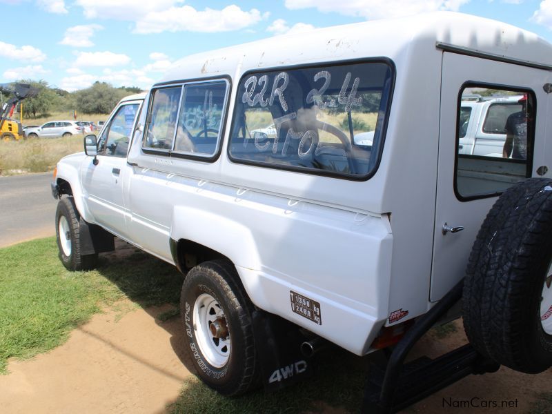 Toyota Hilux 22R 2.4 4x4 S Cab in Namibia