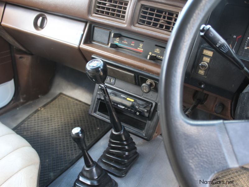 Toyota Hilux 22R 2.4 4x4 S Cab in Namibia