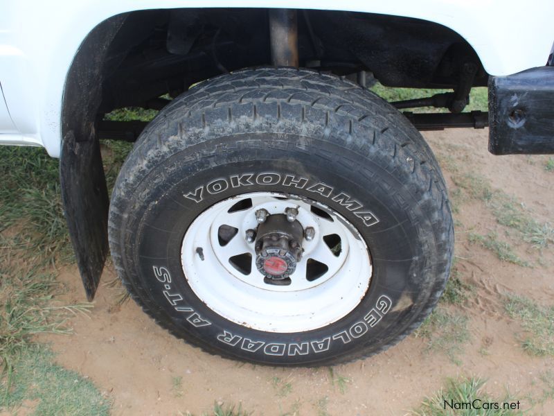 Toyota Hilux 22R 2.4 4x4 S Cab in Namibia