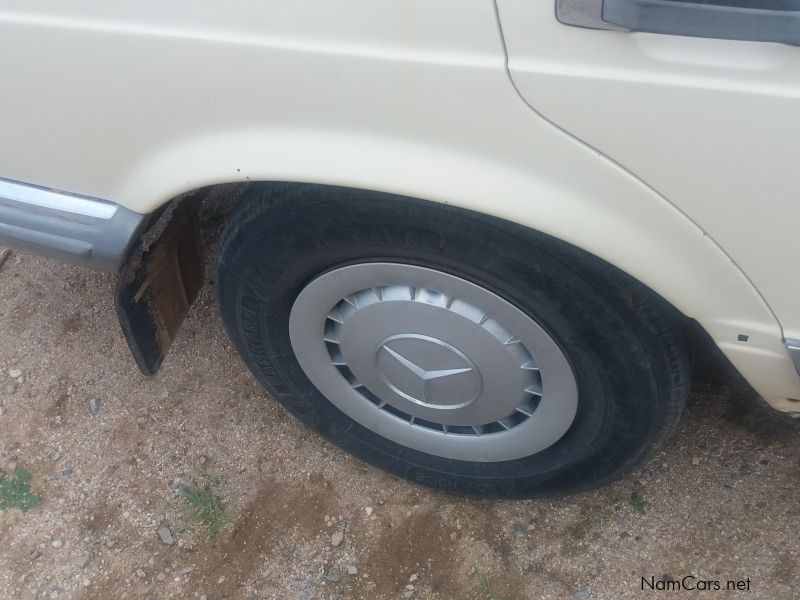 Mercedes-Benz 280SE in Namibia