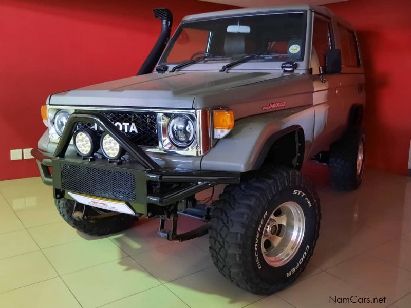 Toyota Land Cruiser 4.3 V8 in Namibia