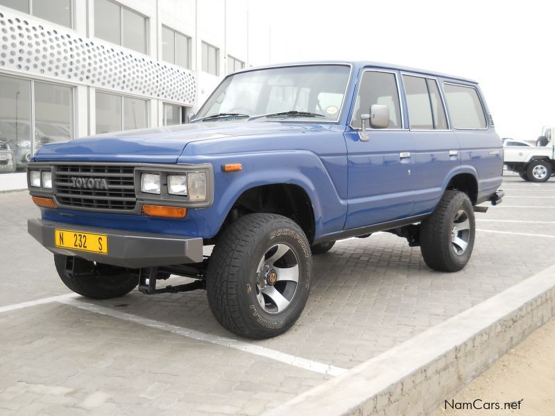 Toyota Land Cruiser 3.9 3F in Namibia