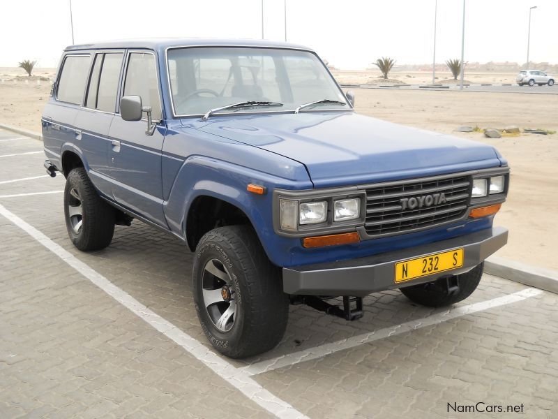 Toyota Land Cruiser 3.9 3F in Namibia