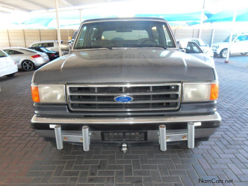 Ford Bronco V8 in Namibia