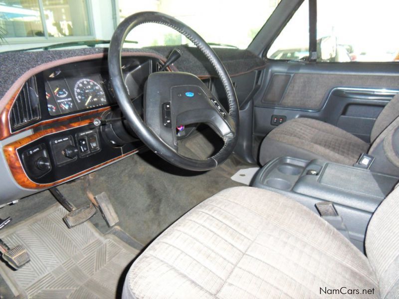 Ford Bronco V8 in Namibia