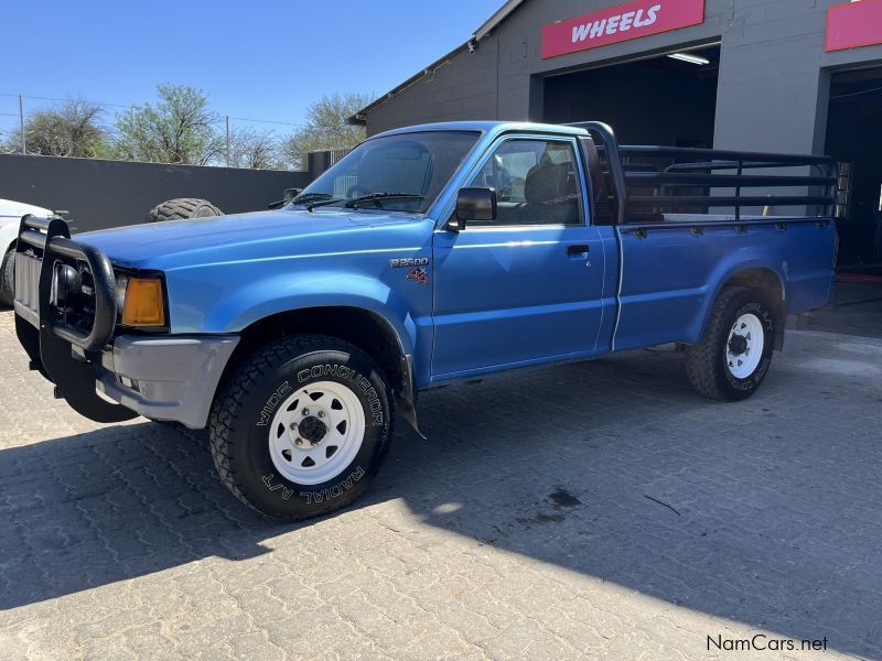 Mazda B2600 4X4 in Namibia