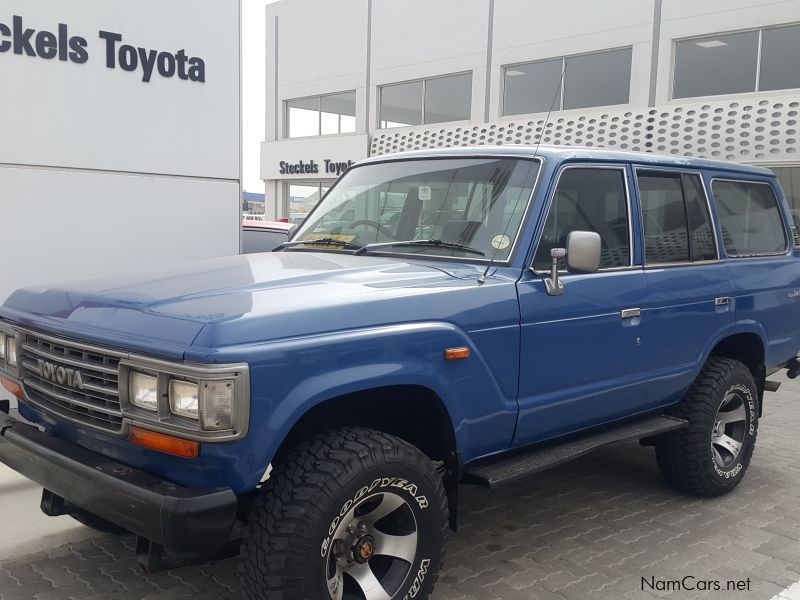 Toyota Land Cruiser 3.9 3F in Namibia