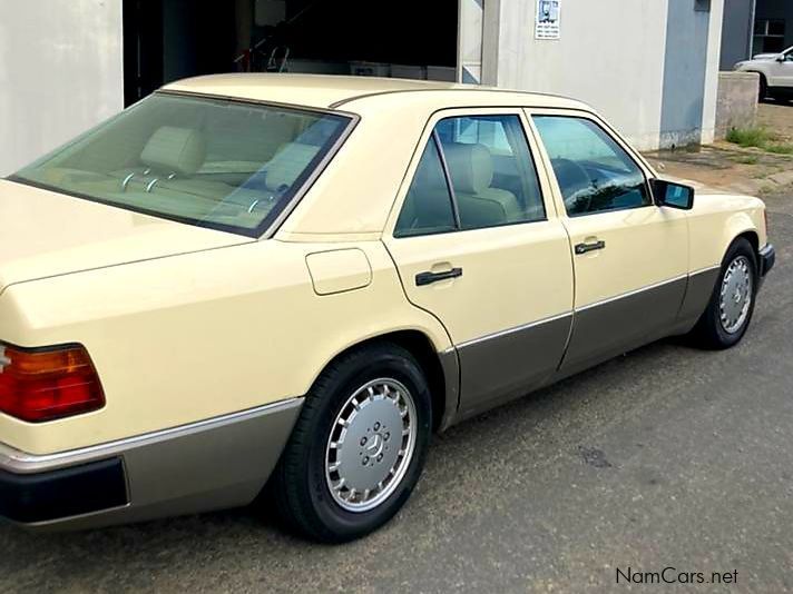 Mercedes-Benz 320 E in Namibia