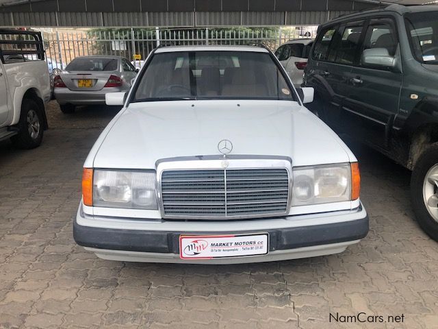 Mercedes-Benz E 220 in Namibia