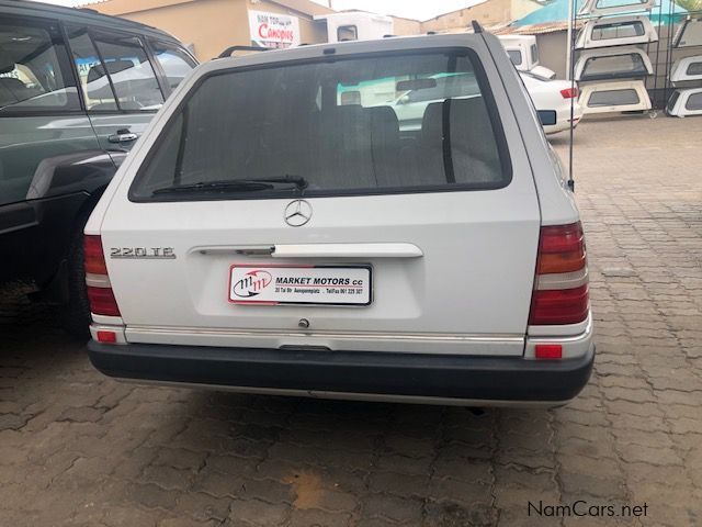 Mercedes-Benz E 220 in Namibia