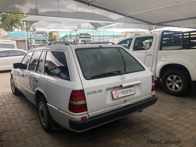 Mercedes-Benz E 220 in Namibia