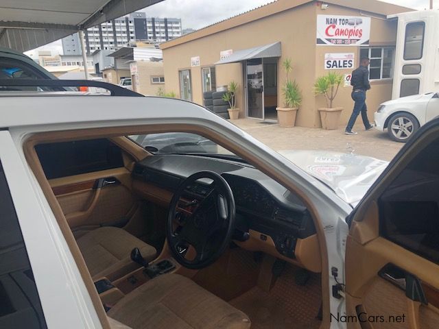 Mercedes-Benz E 220 in Namibia