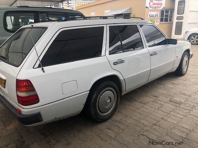 Mercedes-Benz E 220 in Namibia