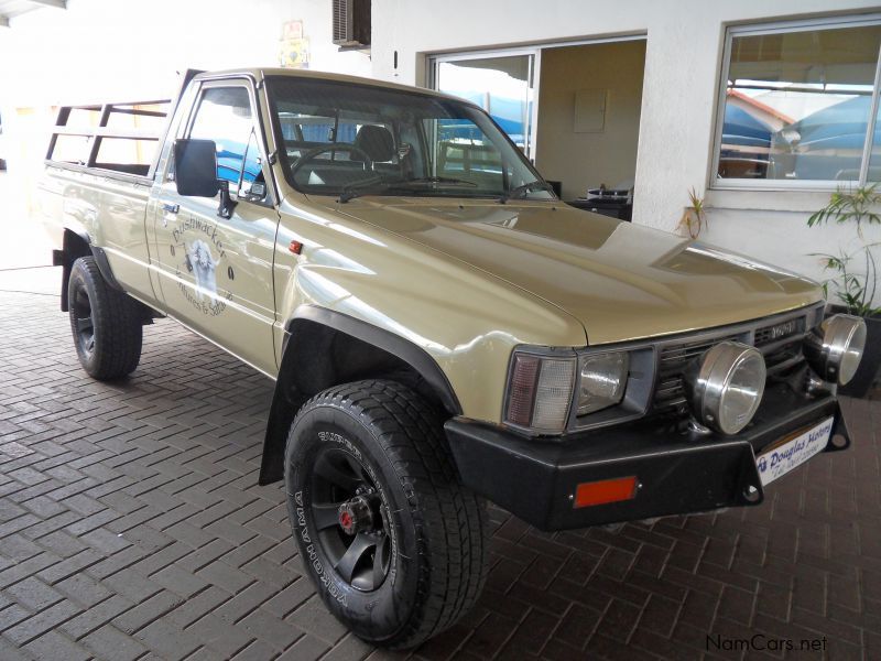 Toyota Hilux S/Cab 4x4 in Namibia