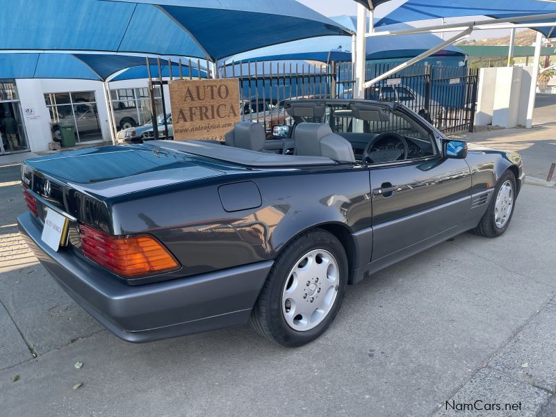 Mercedes-Benz 500 SL in Namibia