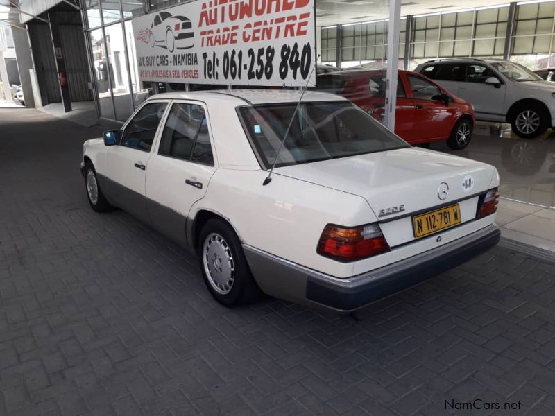 Mercedes-Benz E 320 V6 in Namibia