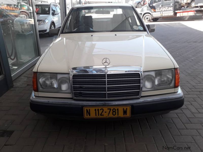 Mercedes-Benz E 320 V6 in Namibia
