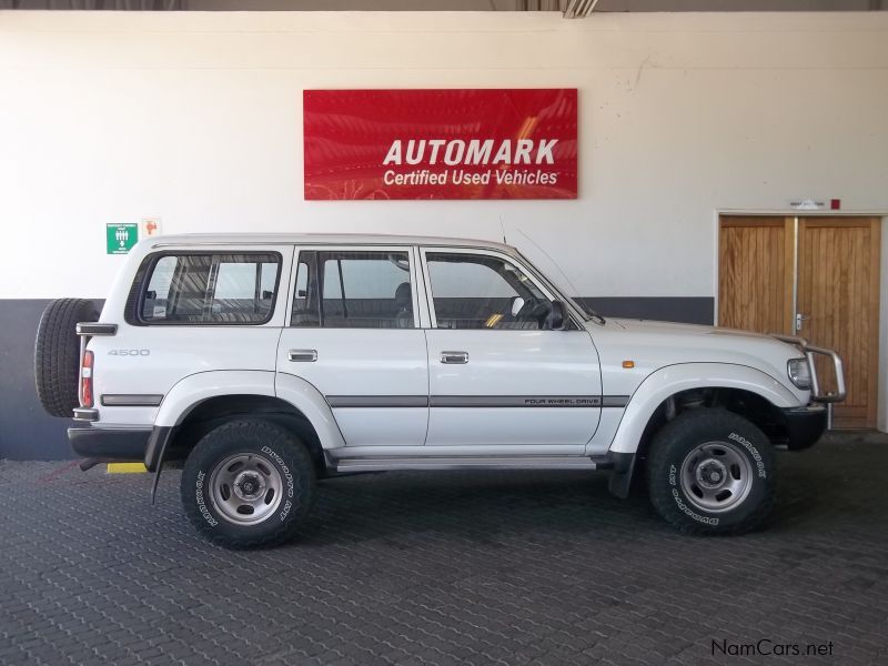 Toyota LAND CRUISER EFI in Namibia
