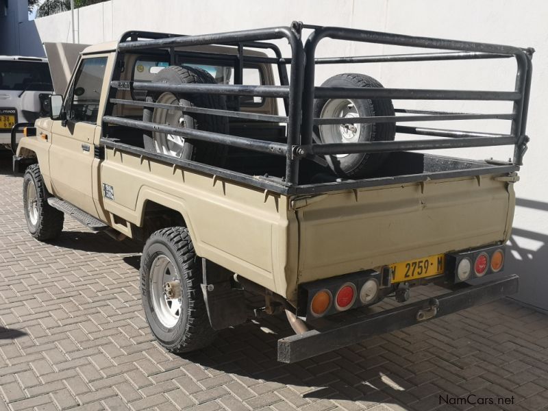 Toyota LAND RUISER (LEXUS V8) in Namibia
