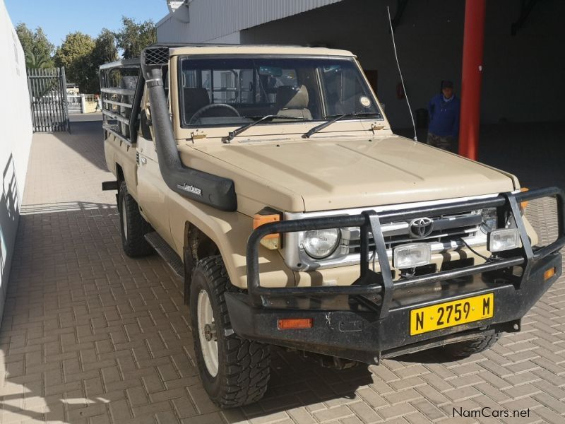 Toyota LAND RUISER (LEXUS V8) in Namibia