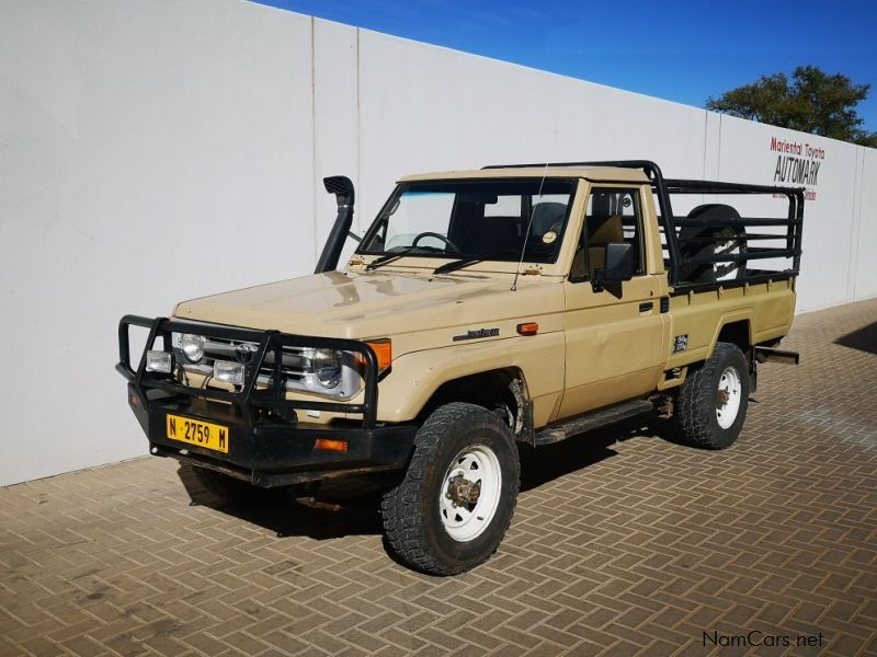 Toyota LAND RUISER (LEXUS V8) in Namibia