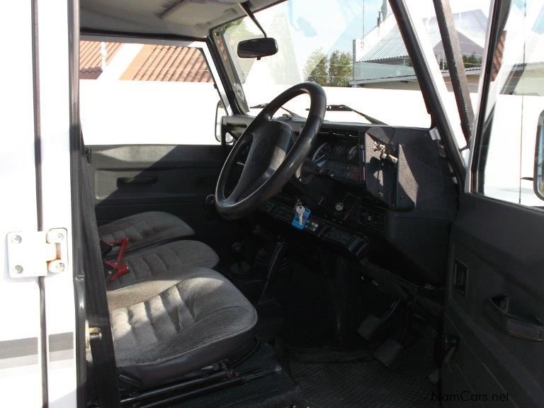 Land Rover DEFENDER 110 V8 SW in Namibia