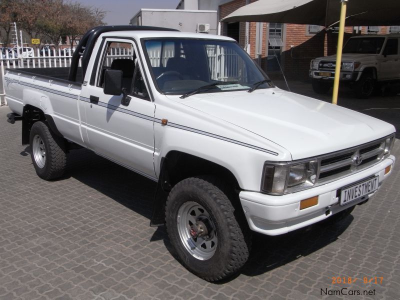 Toyota Hilux 2.4Diesel 4x4 S/cab in Namibia
