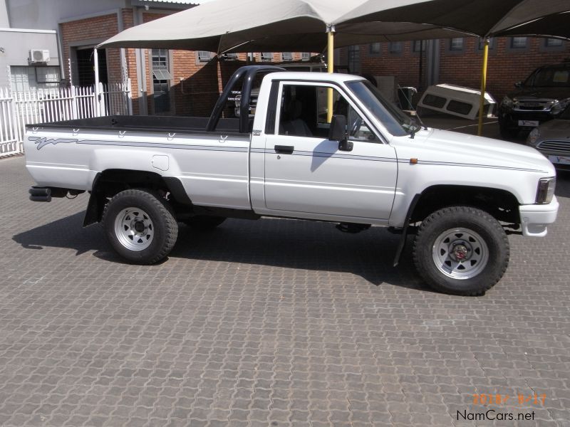 Toyota Hilux 2.4Diesel 4x4 S/cab in Namibia