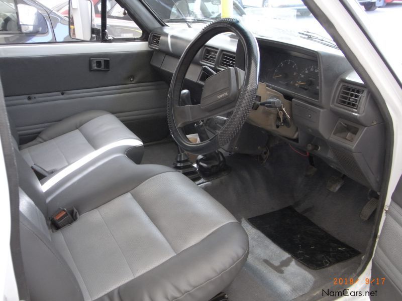 Toyota Hilux 2.4Diesel 4x4 S/cab in Namibia